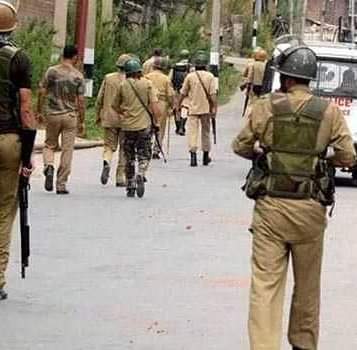 Health worker injured as militants attack police party in Kulgam Health worker injured as militants attack police party in Kulgam