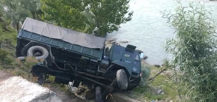 Army vehicle on way to Ladakh falls into Nallah Sindh in Ganderbal
