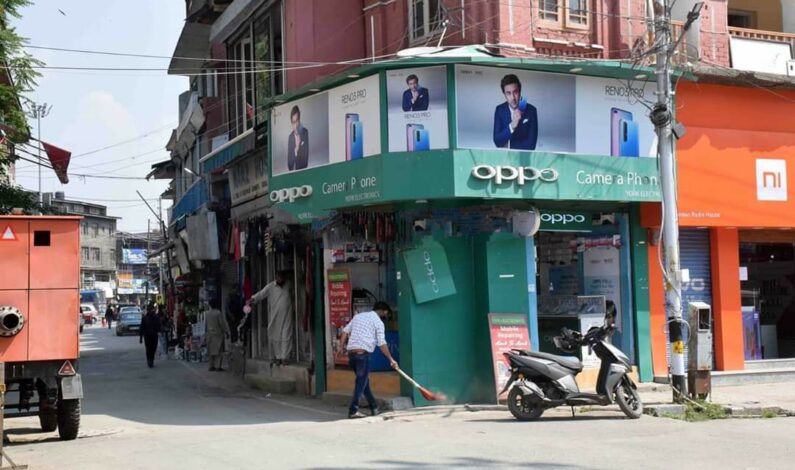 Admin orders partial opening of shops in Srinagar from tomorrow