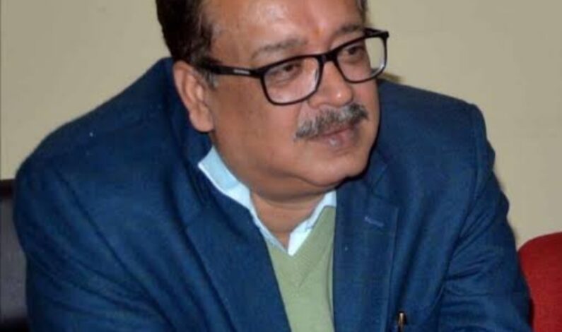 Navin chaudhary becomes first IAS officer to acquire domicile certficate Navin chaudhary becomes first IAS officer to acquire domicile certficate