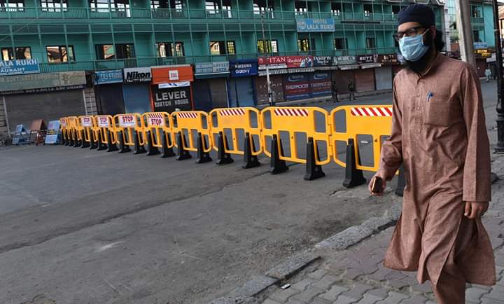 Amid surge in Covid fatalities strict restrictions ordered in 88 containment zones of Srinagar Amid surge in Covid fatalities strict restrictions ordered in 88 containment zones of Srinagar