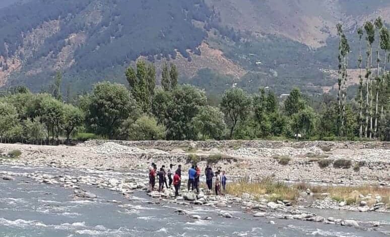 Two human legs found in River Sindh in Ganderbal Two human legs found in River Sindh in Ganderbal
