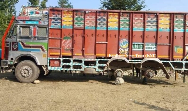 Truck stolen, later found but without tyres in Kulgam Truck stolen, later found but without tyres in Kulgam