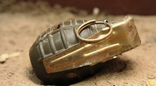 Grenade lobbed on security forces in Shopian, No casualty