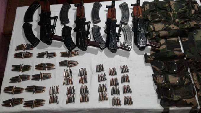 4 fresh AK-47 rifles, 8 magazines recovered on LoC in Keran Kupwara, says Army