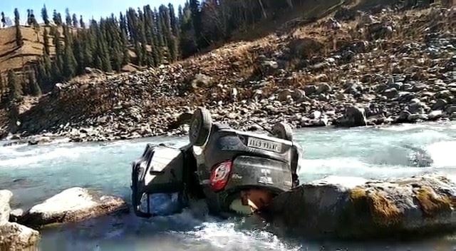 One Dead, 4 Others Injured in Sonamarg Road Mishap