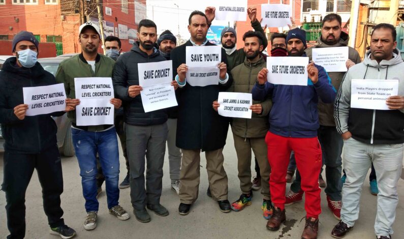 Cricket goes for a ‘six’ as favoritism mars JKCA, allege top cricketers Cricket goes for a ‘six’ as favoritism mars JKCA, allege top cricketers