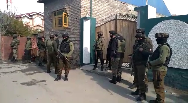 Guards deployed for protected persons asked to remain alert in Srinagar