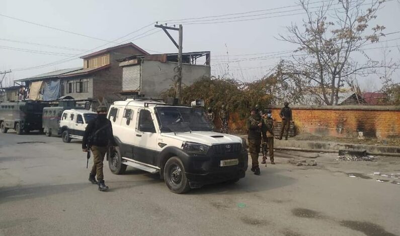 Militants Flee After Gunfight In Beerwah Budgam