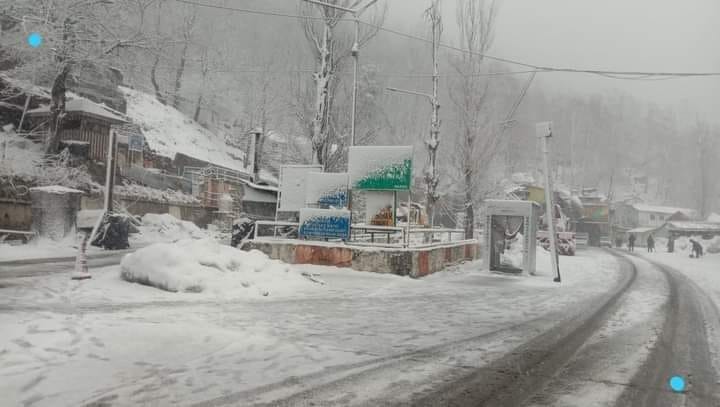 Fresh Snowfall In Many  Parts Of Kashmir