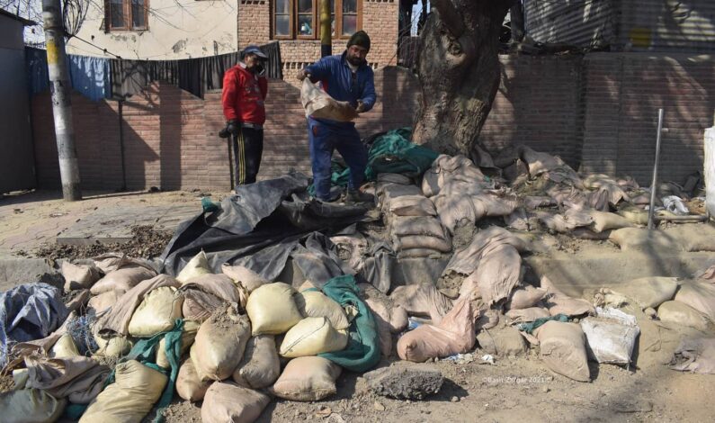 Bunker’s removed in Srinagar parts ahead of EU delegations visit Bunker’s removed in Srinagar parts ahead of EU delegations visit