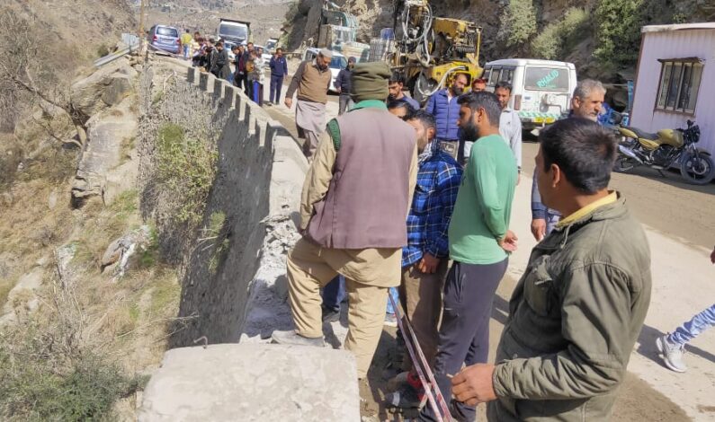 Driver killed in Kuligad-Drabshalla Tunnel mishap in Kishtwar