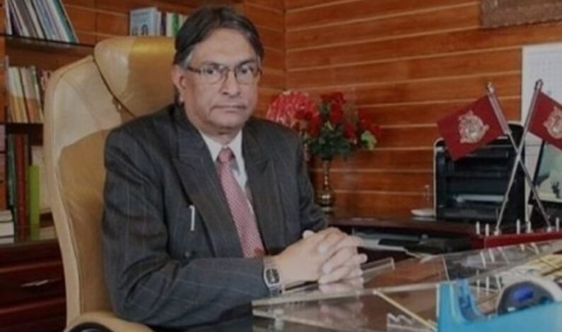 Days after contracting Covid19, Vice Chancellor KU Talat Ahmad Admitted To SKIMS Days after contracting Covid19, Vice Chancellor KU Talat Ahmad Admitted To SKIMS