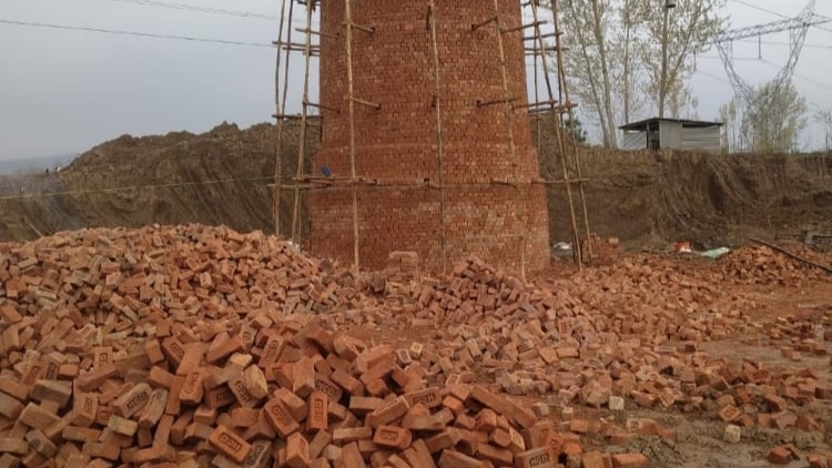 ‘Illegally’ raised brick kiln demolished in Central Kashmir’s Budgam