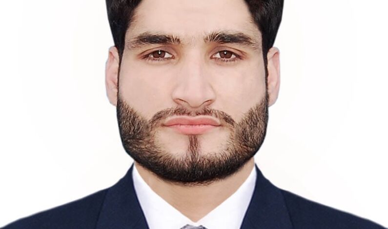 Pulwama youth bags prestigious Shakespeare medal for his literary work Pulwama youth bags prestigious Shakespeare medal for his literary work