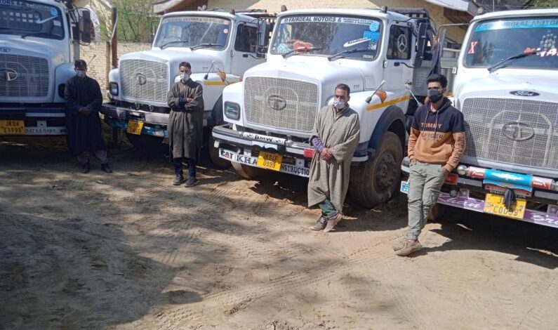 9 persons arrested for ferrying clay & sand illegally, 4 tippers seized in Budgam: Police