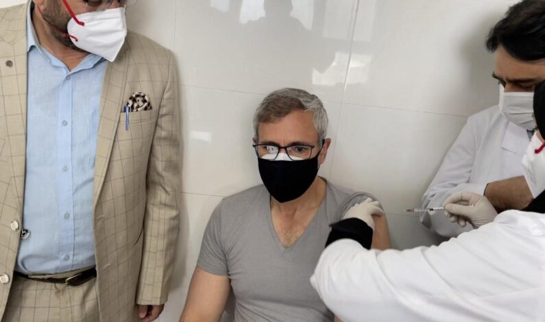 Omar Abdulla vaccinated for Covid-19 In SKIMS Omar Abdulla vaccinated for Covid-19 In SKIMS