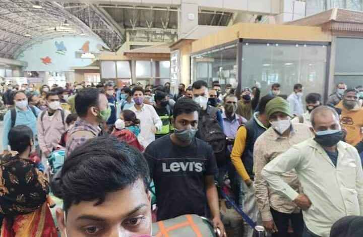 Covid-19 SOP’s go for a toss at Srinagar Airport amid massive resurgence of new infections