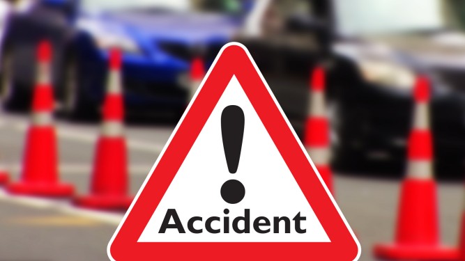 Driver killed, 9 persons injured in road accident in Tanghdar Kupwara