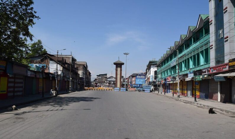 Corona Curfew Gets Extension in Five Districts of Kashmir