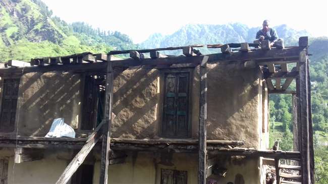 Youth dies, several houses damages as windstorm wrecks havoc in Poonch