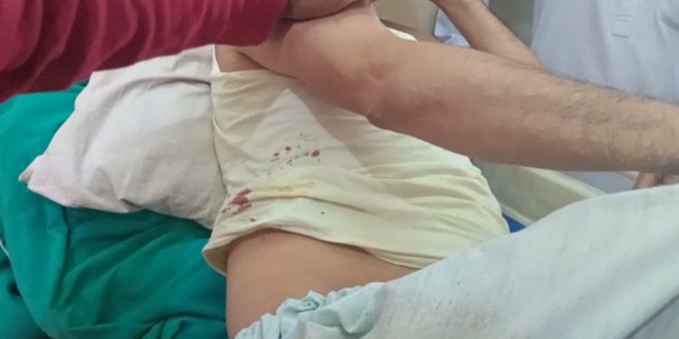 7 injured in mysterious blast at Tral bus stand: Officials 7 injured in mysterious blast at Tral bus stand: Officials