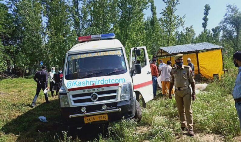 Body of woman exhumed for autopsy 12 days after burial in Bandipora village Body of woman exhumed for autopsy 12 days after burial in Bandipora village