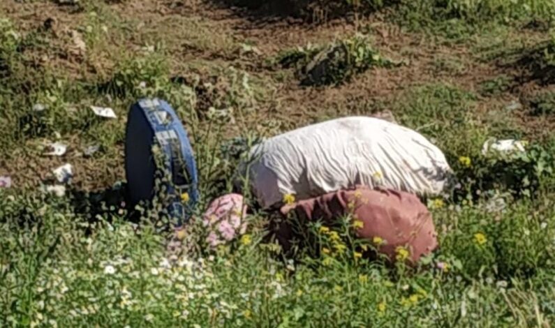Cloths found from suspicious bag in Srinagar outskirts Cloths found from suspicious bag in Srinagar outskirts