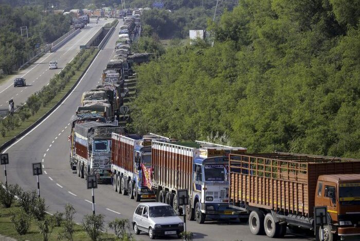 Four feared dead as vehicle plunges into river on Kashmir highway Four feared dead as vehicle plunges into river on Kashmir highway