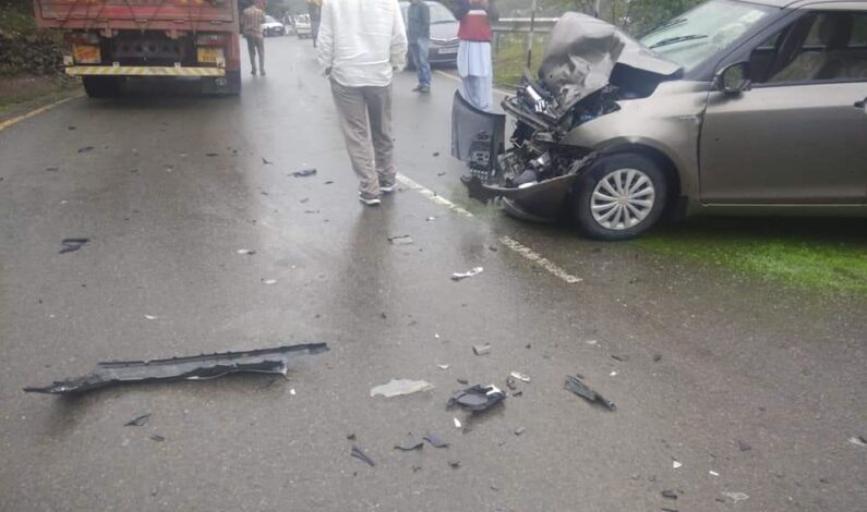 Two women injured in Ganderbal road accident Two women injured in Ganderbal road accident