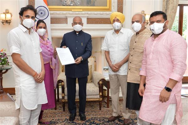 NC MP Joins Opposition Delegation to Rashtrapati Bhavan, demands fulfilment of political aspirations & restoration of statehood