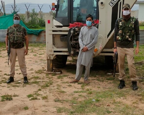 Police arrests one person for illegal excavation in Budgam, vehicle seized Police arrests one person for illegal excavation in Budgam, vehicle seized