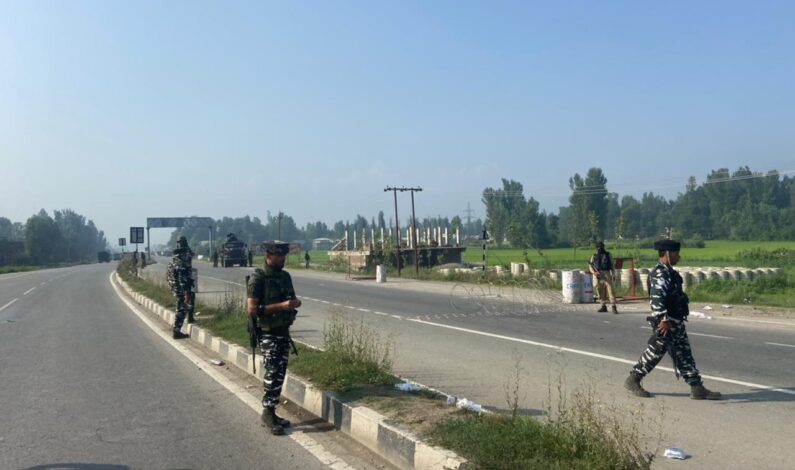 Kulgam Gunfight Ends With Killing of One Militant, Traffic On Highway Being Restored: Police Kulgam Gunfight Ends With Killing of One Militant, Traffic On Highway Being Restored: Police