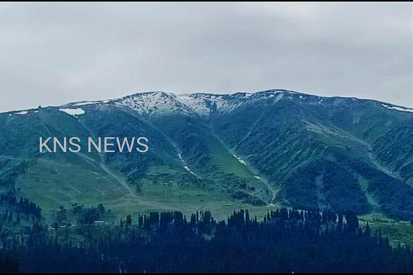 Gulmarg receives fresh snow fall