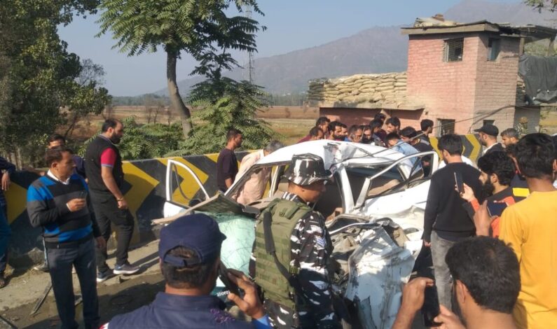Family Head Killed, His Wife, Son Injured As Tipper Rams Car Near Lasjan Byepass Family Head Killed, His Wife, Son Injured As Tipper Rams Car Near Lasjan Byepass
