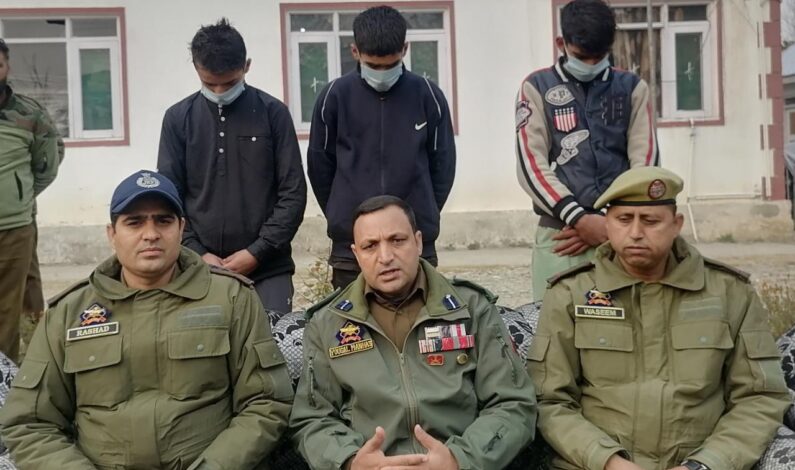 3 Pulwama Youth Apprehended ‘On Way to Cross LoC’ in Kupwara, Handed Over to Families After Counseling 3 Pulwama Youth Apprehended ‘On Way to Cross LoC’ in Kupwara, Handed Over to Families After Counseling