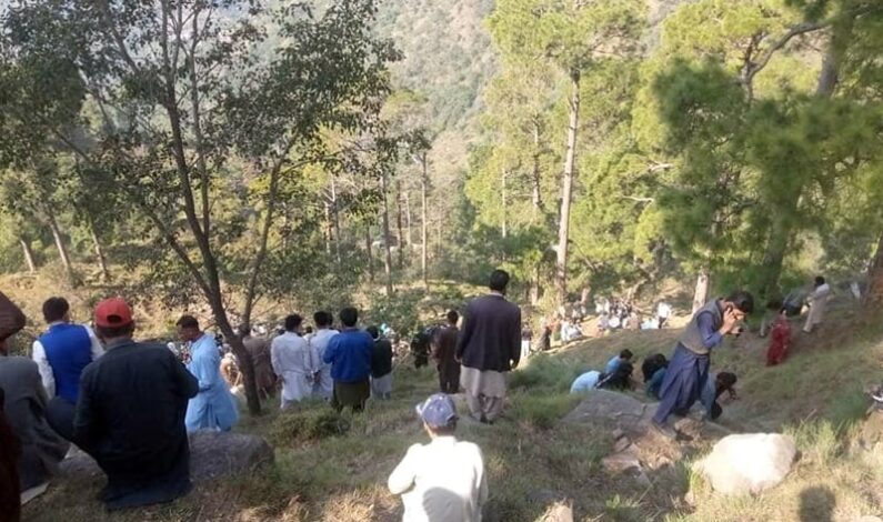 22 killed as bus falls into ravine in Pakistan Administered Kashmir