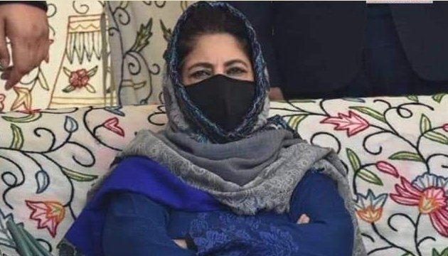 “Government allowing contractors from outside J&K to extract sand, Bajri from Nallah Sindh”: Mehbooba