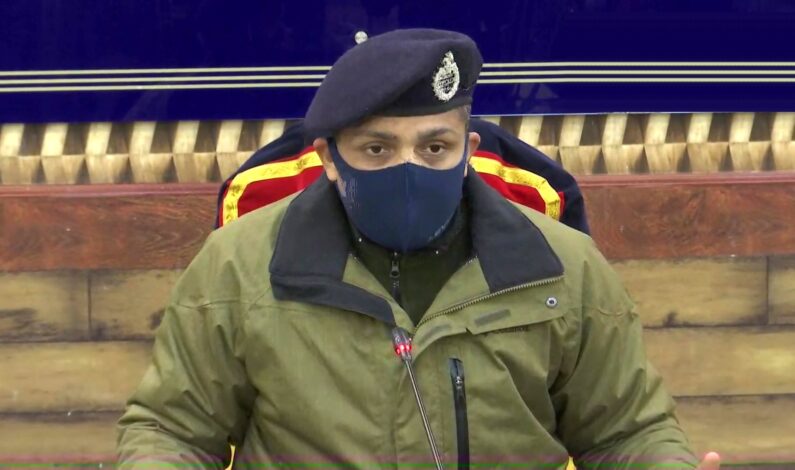 Two militants, two OGWs arrested in Srinagar: Police Two militants, two OGWs arrested in Srinagar: Police