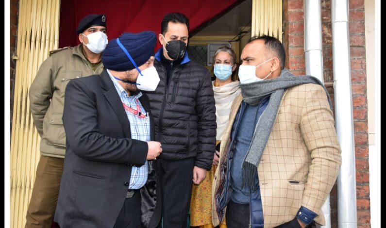 Div Com Kashmir visits Acid attack survivor at SMHS Hospital