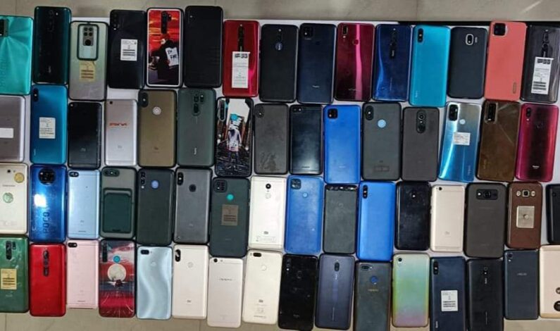 Cyber Police Station Kashmir recovers smart phones worth lakhs of rupees Cyber Police Station Kashmir recovers smart phones worth lakhs of rupees