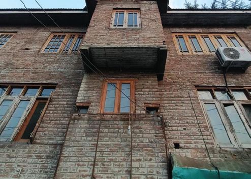 Security lifted outside late Geelani’s house in Srinagar