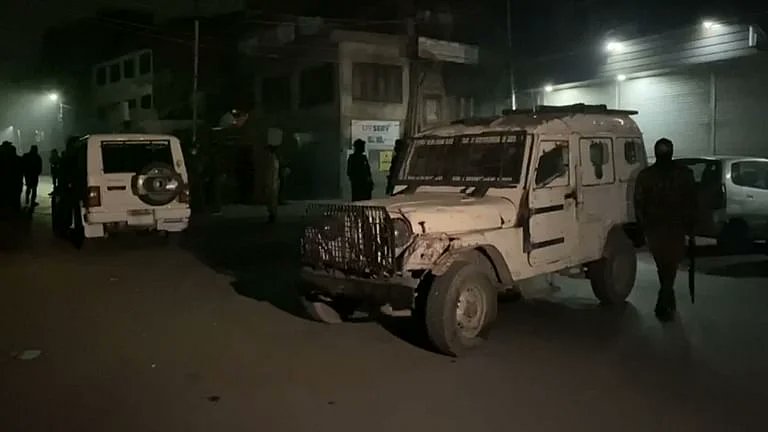 Militants Attack in Shopian, no injury: Police