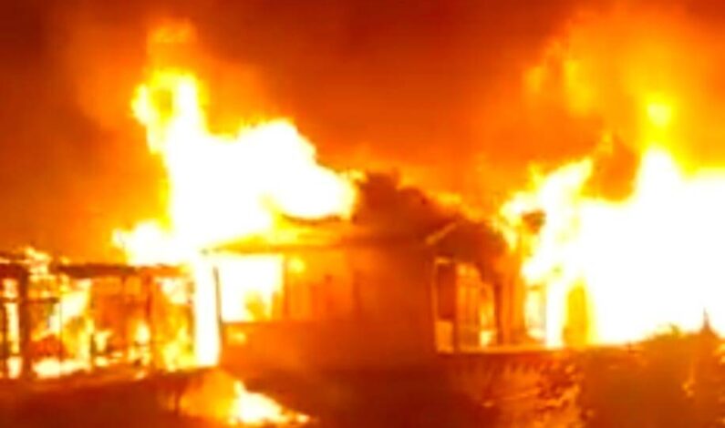 At least Seven houseboats gutted in massive fire in Nigeen Lake