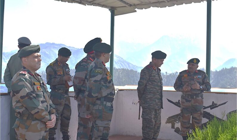 Northern Army Commander reviews security situation in Rajouri, Poonch