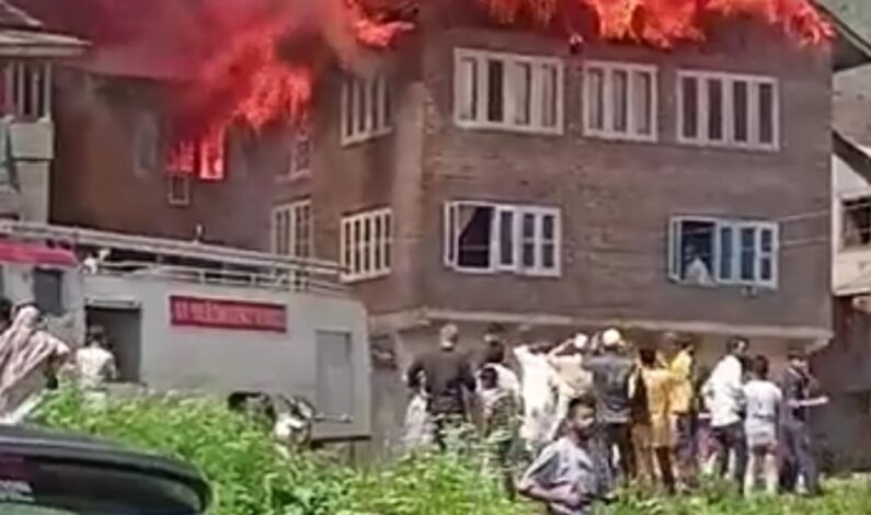 Fire damages at least 4 houses in Old Town Baramulla Fire damages at least 4 houses in Old Town Baramulla