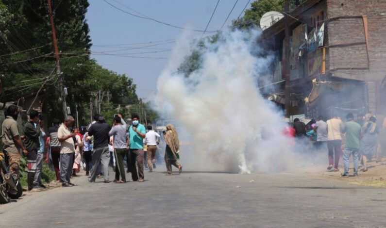 Police foil protest march by KPs towards Srinagar airport