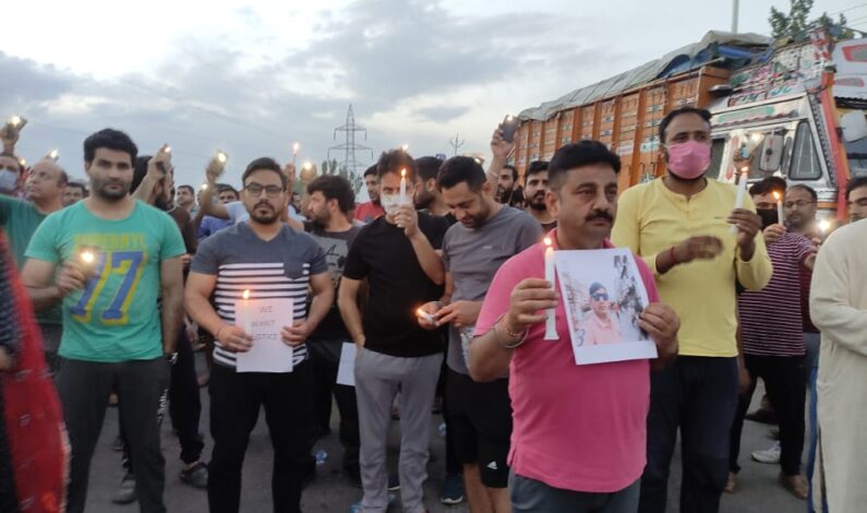 Kashmiri Pandit’s threaten mass resignation if killings continue Kashmiri Pandit’s threaten mass resignation if killings continue