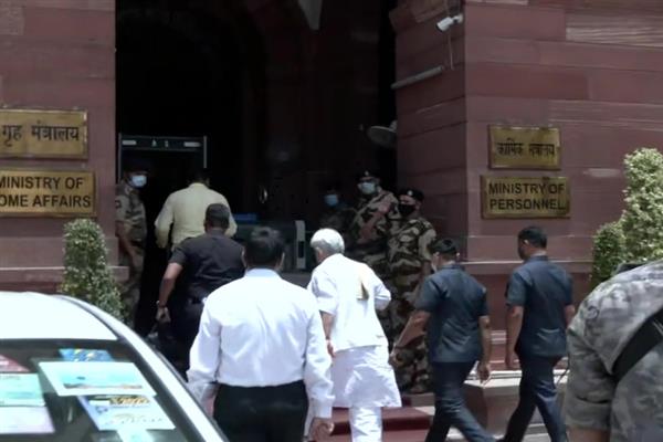 LG Sinha arrives at Ministry of Home Affairs in Delhi to attend crucial security meet on Kashmir