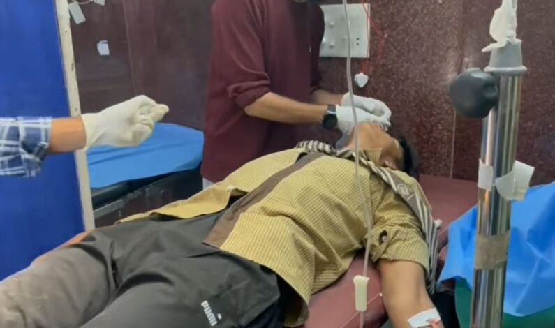 10 Anantnag Students Sustain Injuries As School-bus Skids off Bridge in Shopian 10 Anantnag Students Sustain Injuries As School-bus Skids off Bridge in Shopian